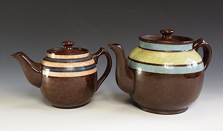 Sadler "Brown Betty" teapots. Sadler brown betty teapots.JPG