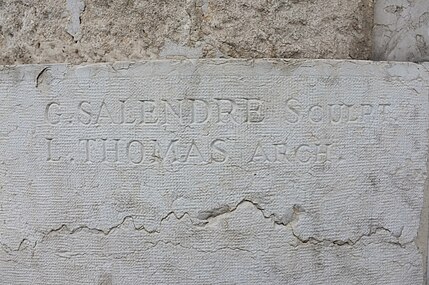 Signatures du sculpteur G. Salendre et de l'architecte L. Thomas