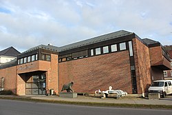 Sandefjord Whaling Museum has had over one million visitors as of 1994. Sandefjord Muzeum Wielorybnictwa 3.jpg