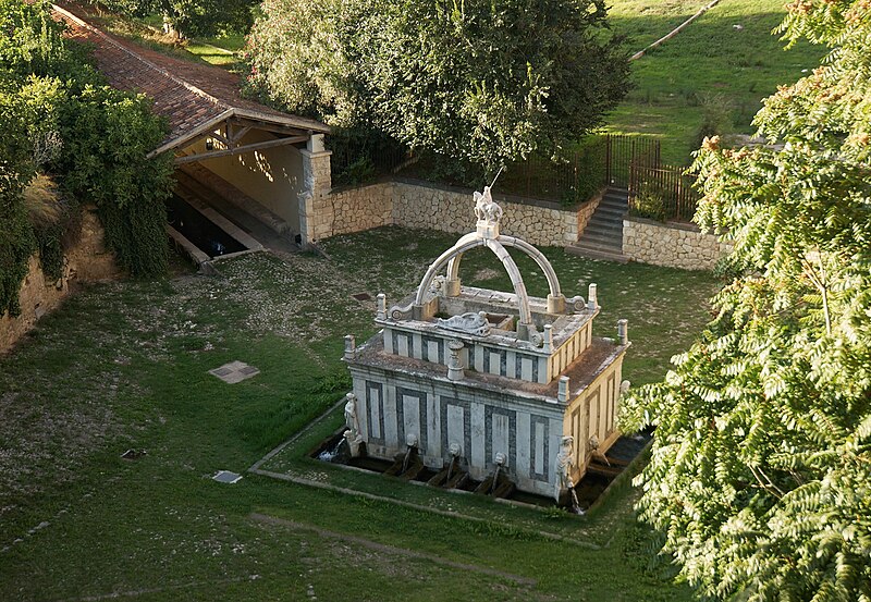 File:Sassari, Fontana di Rosello.jpg