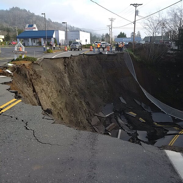 File:Sinkhole in Harbor, Oregon.jpg