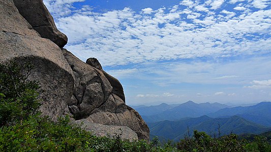 한국어: 속리산의 모습