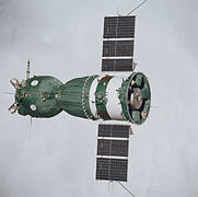 Soyuz 19 nhìn từ Apollo