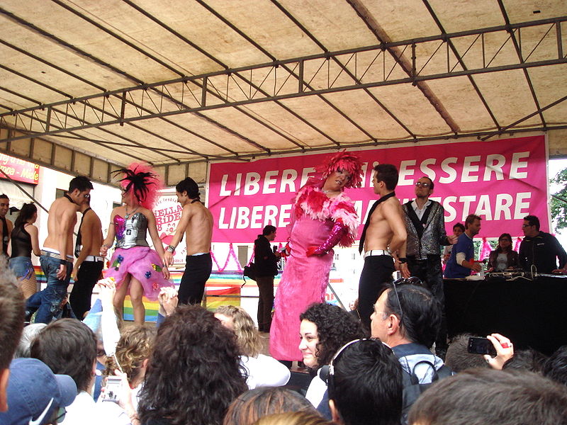 File:Spettacolo al BiellaPride 2008 - Foto Giovanni Dall'Orto, 14-June-2008 4.jpg