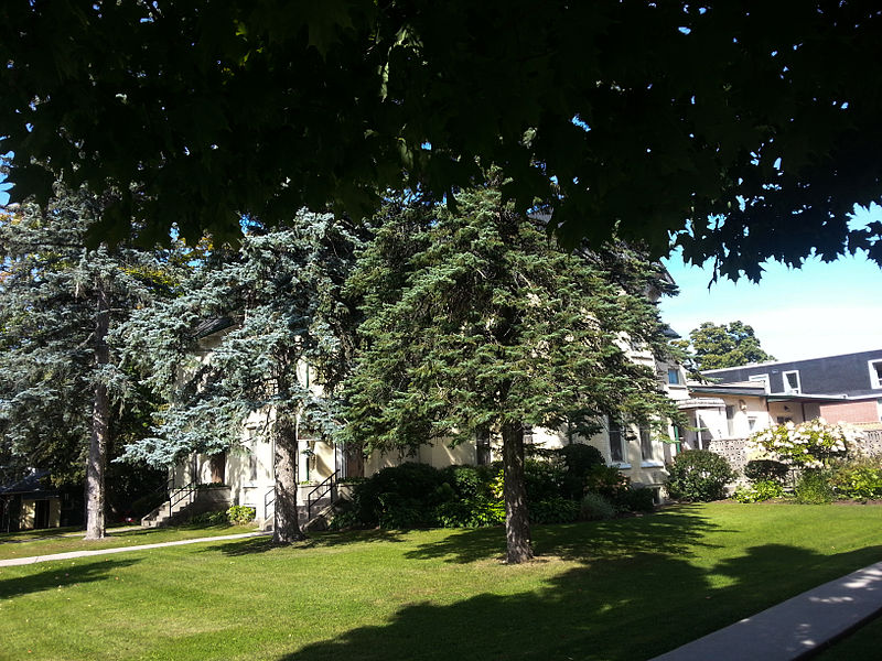 File:St. Peter's Bishop's Palace 350 Hunter Street West Peterborough ON side view.jpg