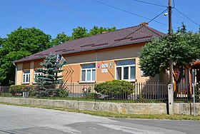 Stará Bašta - Obecný úrad.jpg