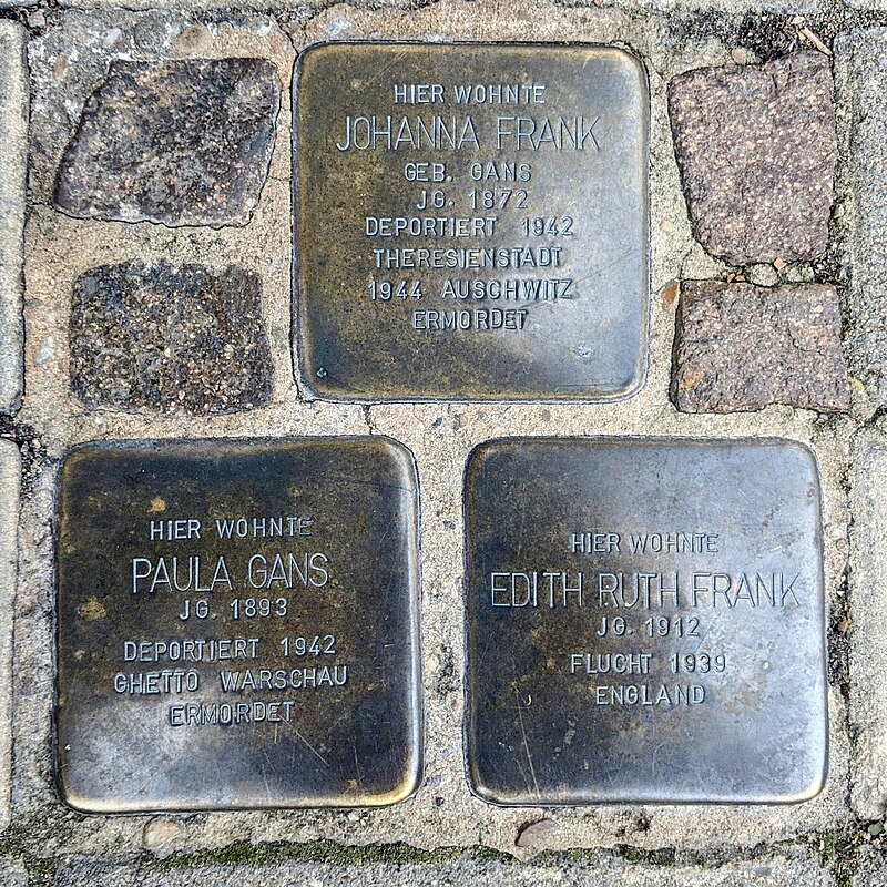 Stolpersteine Familie Gans-Frank.jpg