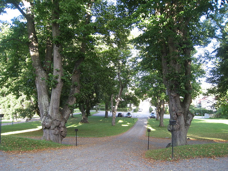 Stora Ängby slott 2013i.jpg