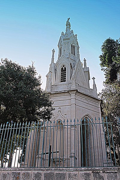 File:Tempietto gotico del Calvario.jpg