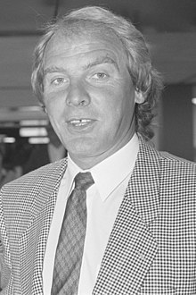 Terry Yorath, équipe du Pays de Galles, 1988.jpg