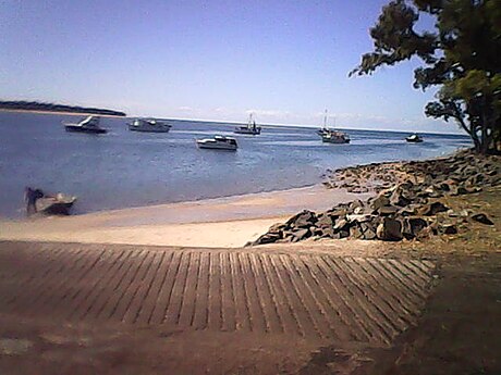 File:The beautiful burrum heads.jpg