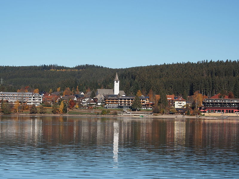 File:Titisee 2015 pic2.JPG