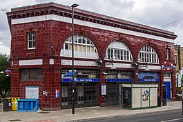 Bâtiment de la gare de Tufnell Park.jpg