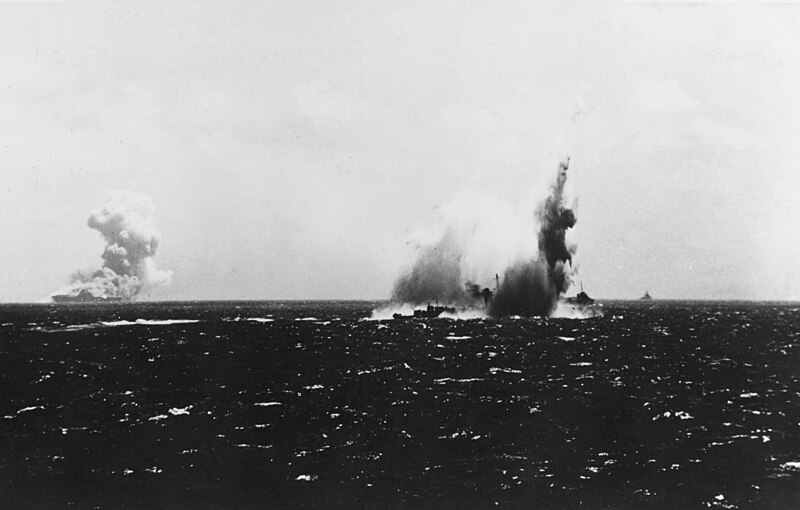 File:USS O'Brien (DD-415) being torpedoed on 15 September 1942 (80-G-457818).jpg