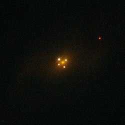 Einsteinin risti Hubble-avaruusteleskoopin kuvaamana vuonna 2012