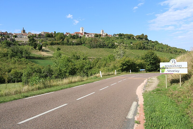 File:Vézelay 195.jpg