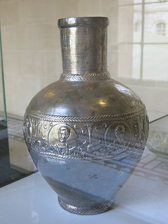 Silver vase from Emesa, decorated with busts of biblical figures (end of 6th century or beginning of 7th). Louvre Museum Vase d'Emese (Louvre, Bj 1895).jpg