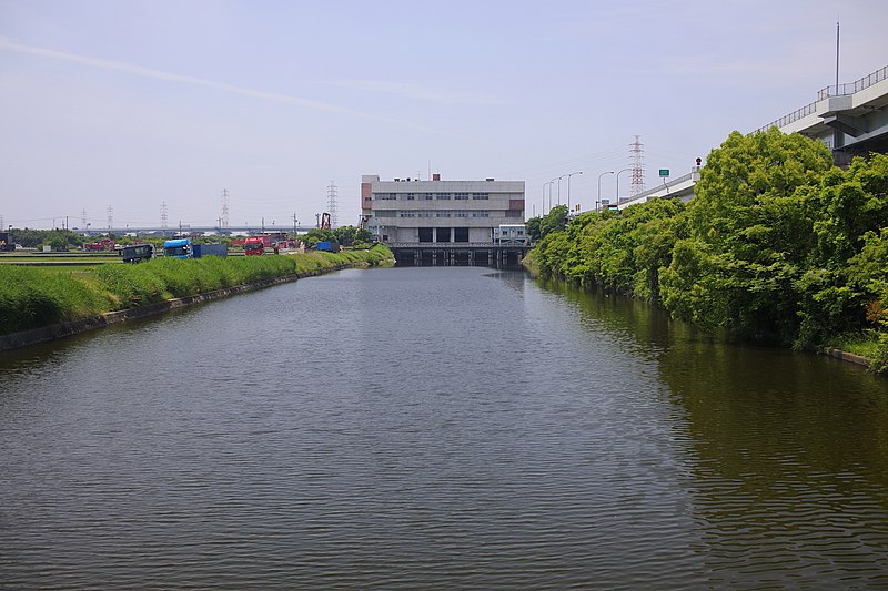 File:View of Toda-gawa River from the Top of Ogawa-bashi Bridge (2), Ogawa Minato Ward Nagoya 2022.jpg