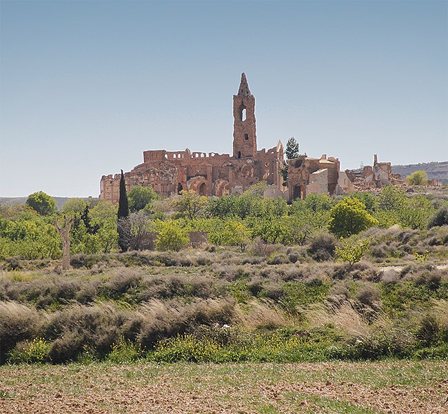 File:Vista de Belchite, Aragón (España).jpg