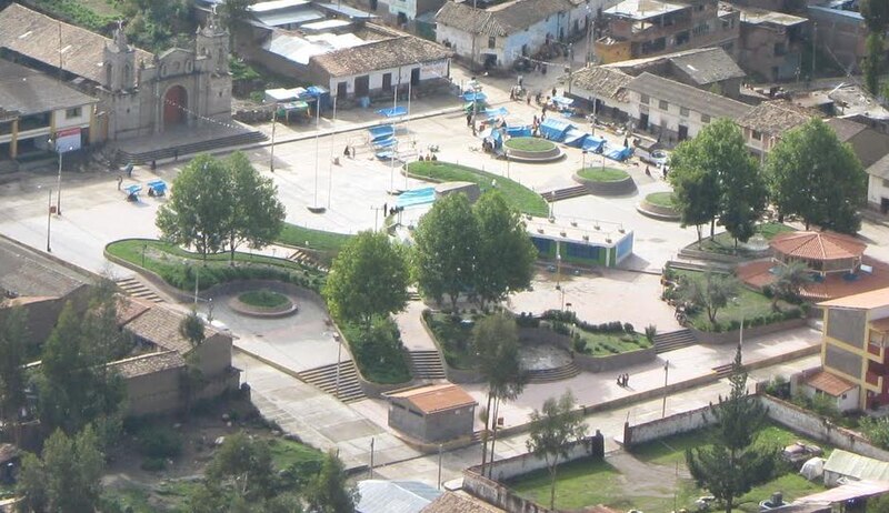 File:Vista de la Plaza Mayor (Yauli - HUANCAVELICA).JPG