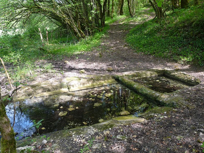 File:Voulgezac vachon lavoir.JPG