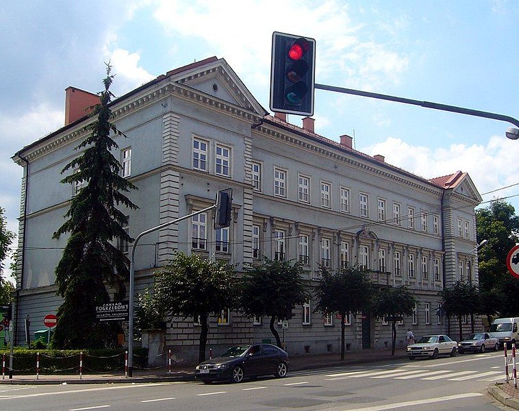 File:Wadowice, Biblioteka pedagogiczna - fotopolska.eu (85563).jpg