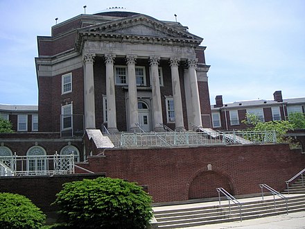 Front entrance to Walnut Hills High School Walnut Hills High School.jpg