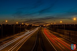 Widok z wiaduktu na autostradę w Czarnej Sędziszowskiej.jpg