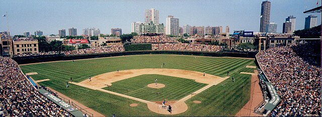 Wrigley Field - Wikipedia