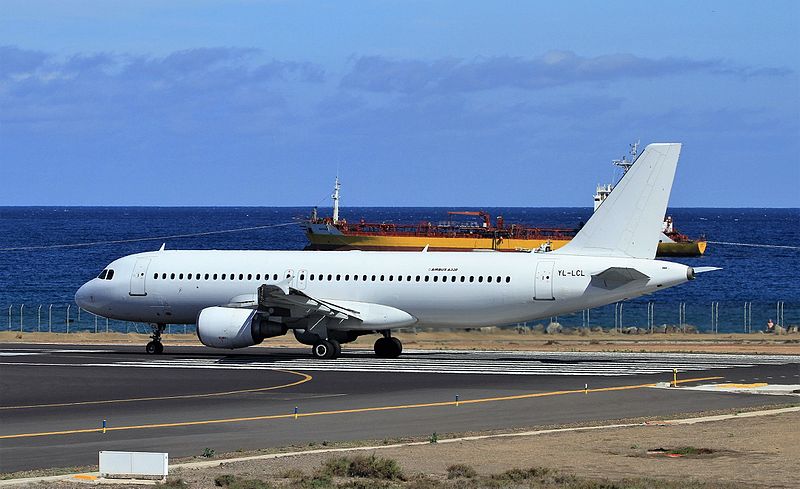 File:YL-LCL A320 Smart Lynx ACE 18-03-2016 (29247117775).jpg