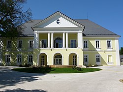 Klecani Chateau