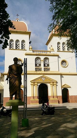 Park und Kirche in Zaragoza