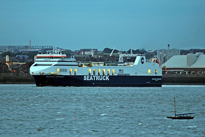 File:"Seatruck Progress", River Mersey (geograph 4555294).jpg