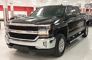 '16 Chevrolet Silverado Crew Cab (Carrefour Angrignon) .jpg