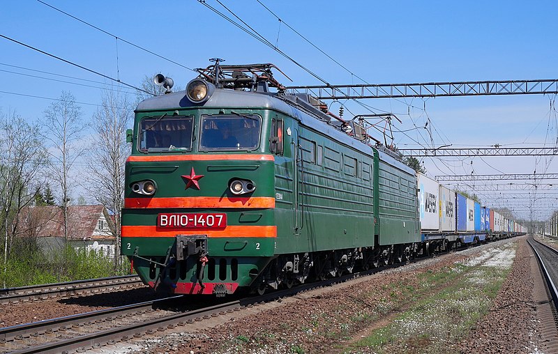 File:ВЛ10-1407, Россия, Ленинградская область, станция Пелла (Trainpix 196544).jpg