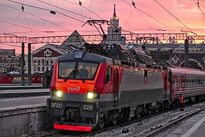 ЭП20-029 с пассажирским поездом на станции Москва Пассажирская Казанская (Казанский вокзал)