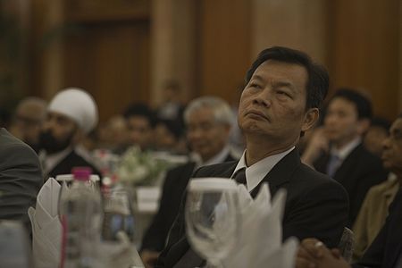 ไฟล์:นายกรัฐมนตรีร่วมหารือระหว่างงานเลี้ยงอาหารกลางวัน_(Bus_-_Flickr_-_Abhisit_Vejjajiva_(33).jpg