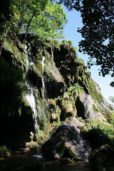 File:0 Baume-les-Messieurs - Cascade 1.JPG