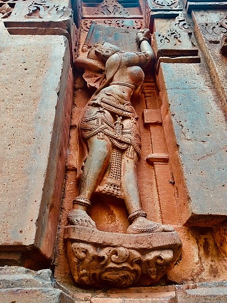 File:11th 12th century Iswara temple, Kamaleshwara Kalleswara Kamlishvara, Jalasangvi Karnataka India - 17.jpg