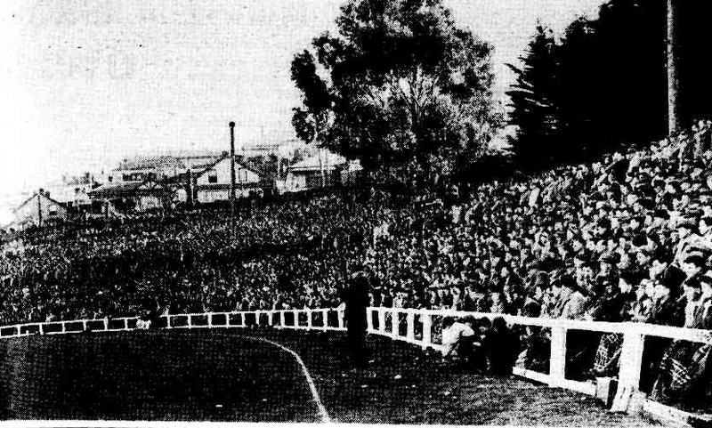 File:18387 packed the North Hobart Ground to see Fitzroy vs Mellbourne from The Mercury 16 June 1952 pg 3.png