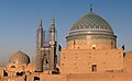 Mesquita Jamed Kabir (esquerra) i Mausoleu Roknedin (dreta), Yazd.