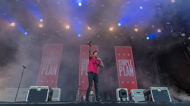 File:2017 RiP - Simple Plan - Pierre Bouvier - by 2eight - DSC0509.jpg