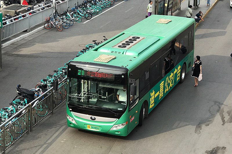 File:20190718 Yutong E10 on Zhengzhou Bus Route 21.jpg