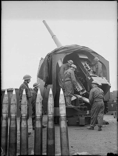 4.5 inch anti-aircraft gun and crew of 207 Battery, 58th HAA Regiment, near Sittingbourne, Kent, January 1941