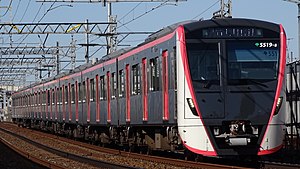 浅草線5500形電車 （2021年4月22日 四ツ木駅 - 京成立石駅間）