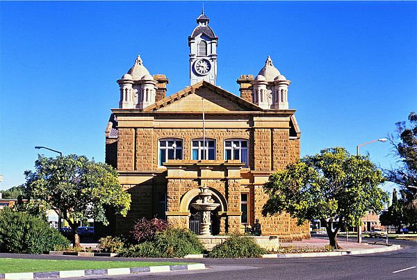 Image: 9 2 324 0008 Town Hall Kroonstad  s