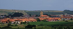 Blick auf Ajo, die Hauptstadt von Bareyo