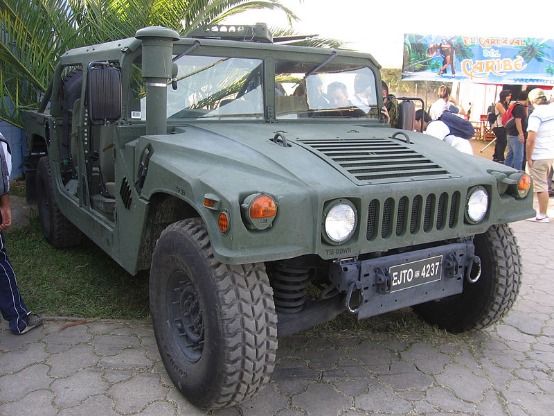 File:AM General HMMWV M998 (11990237905).jpg