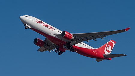 English: Air Berlin Airbus A330-223 (reg. D-ALPI, msn 828) at Munich Airport (IATA: MUC; ICAO: EDDM). Deutsch: Air Berlin Airbus A330-223 (Reg. D-ALPI, msn 828) auf dem Flughafen München (IATA: MUC; ICAO: EDDM).