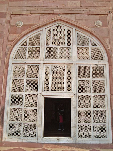 File:Akbar's Tomb 109.jpg